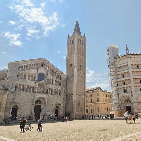 Luxury 3 Al Duomo Di Parma Daire Dış mekan fotoğraf